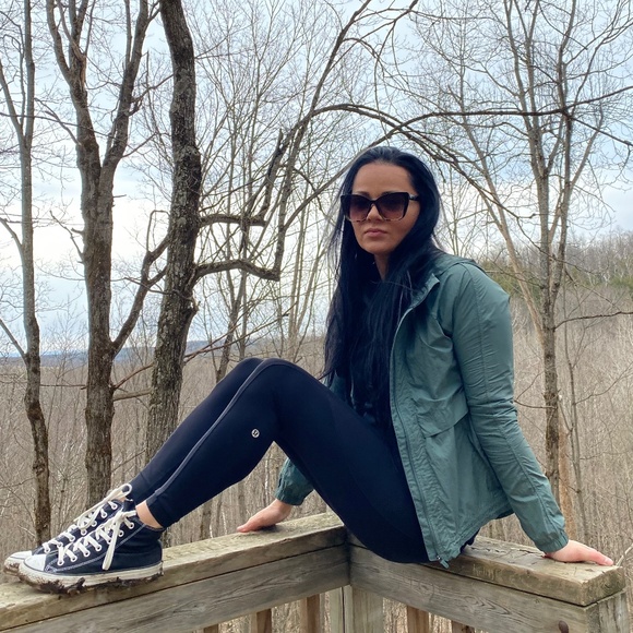 Meet your Posher, Joanna - Picture 1 of 1